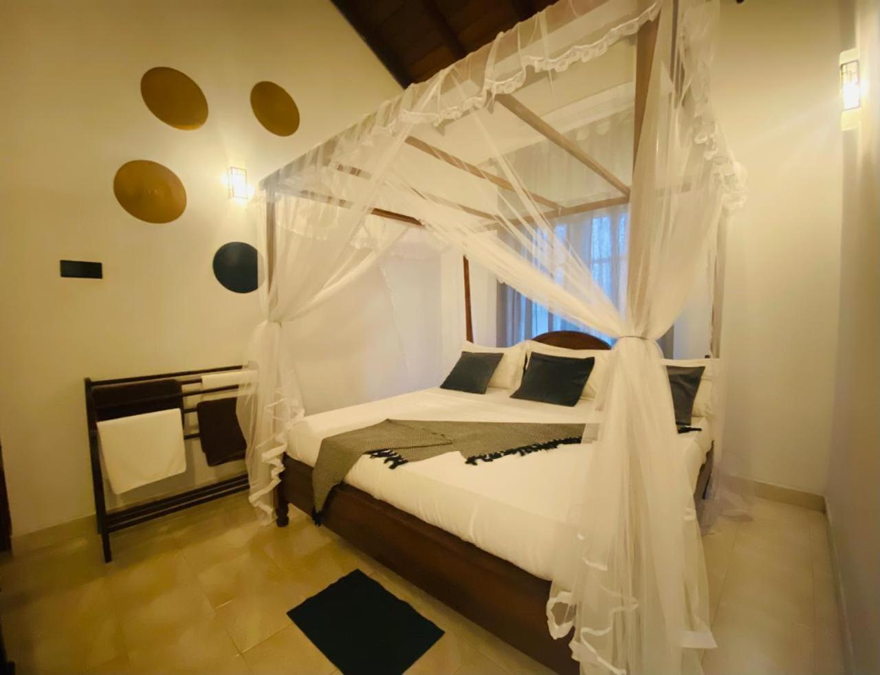 Kingcity Resort Anuradhapura Exterior photo